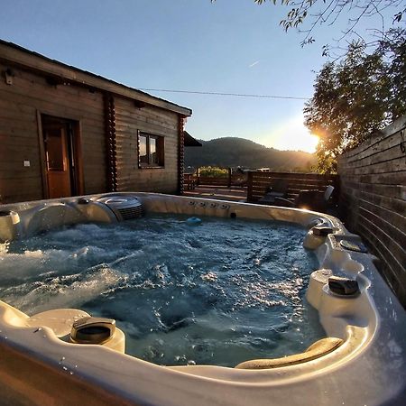 Le Chalet Jacuzzi Et Detente 4 Etoiles Bagnères-de-Bigorre Εξωτερικό φωτογραφία