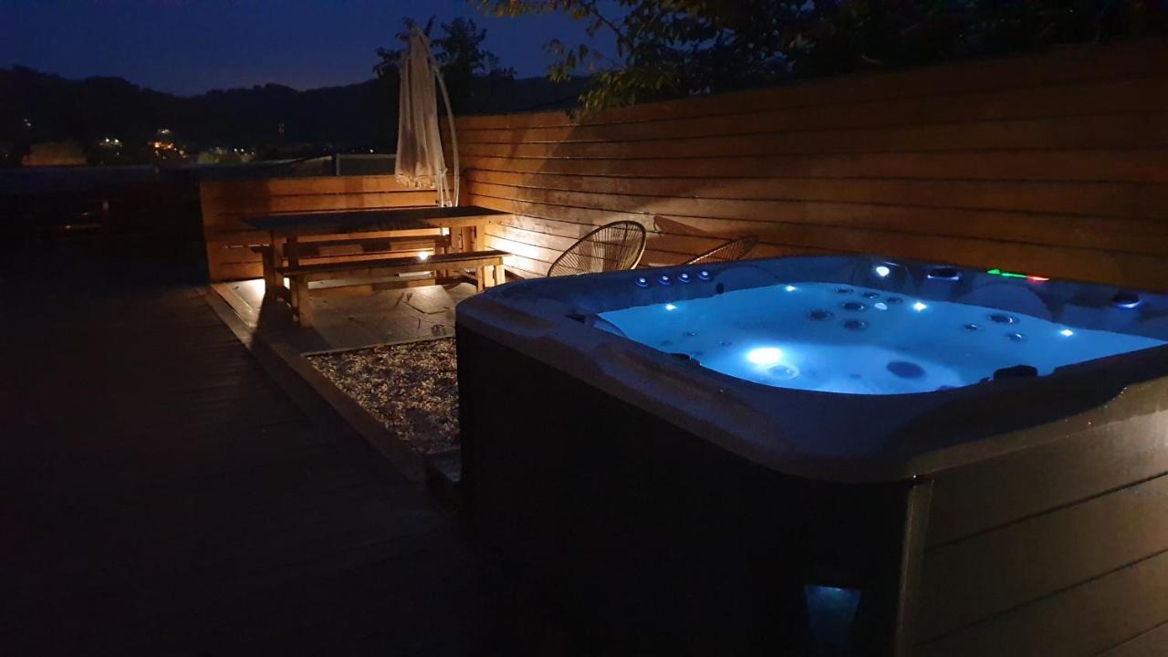 Le Chalet Jacuzzi Et Detente 4 Etoiles Bagnères-de-Bigorre Εξωτερικό φωτογραφία