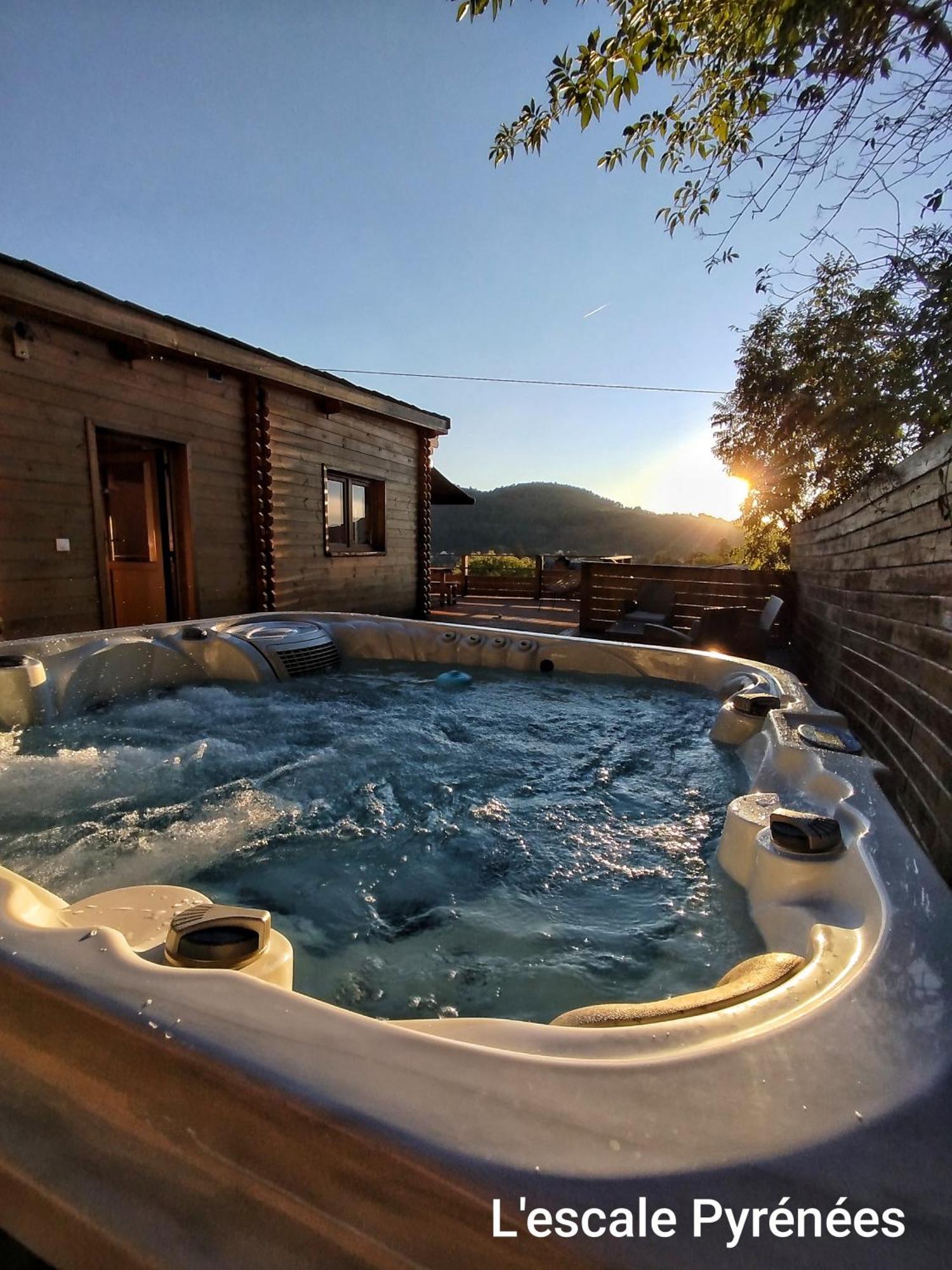 Le Chalet Jacuzzi Et Detente 4 Etoiles Bagnères-de-Bigorre Εξωτερικό φωτογραφία
